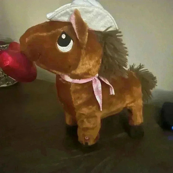 Dancing and Singing Horse - Picture 3 of 3